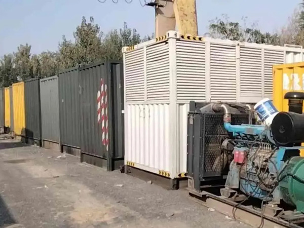 资阳200KW柴油发电机机组每小时油耗是多少?